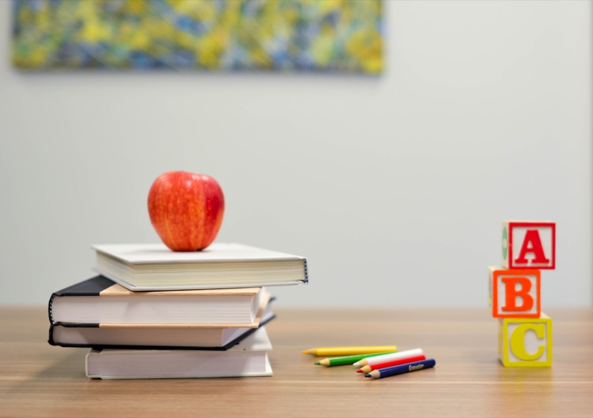 Representative school imagery for Lee's Summit R-7 School District